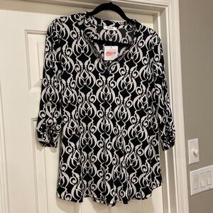 Jennie Boston boutique size medium black and white print top